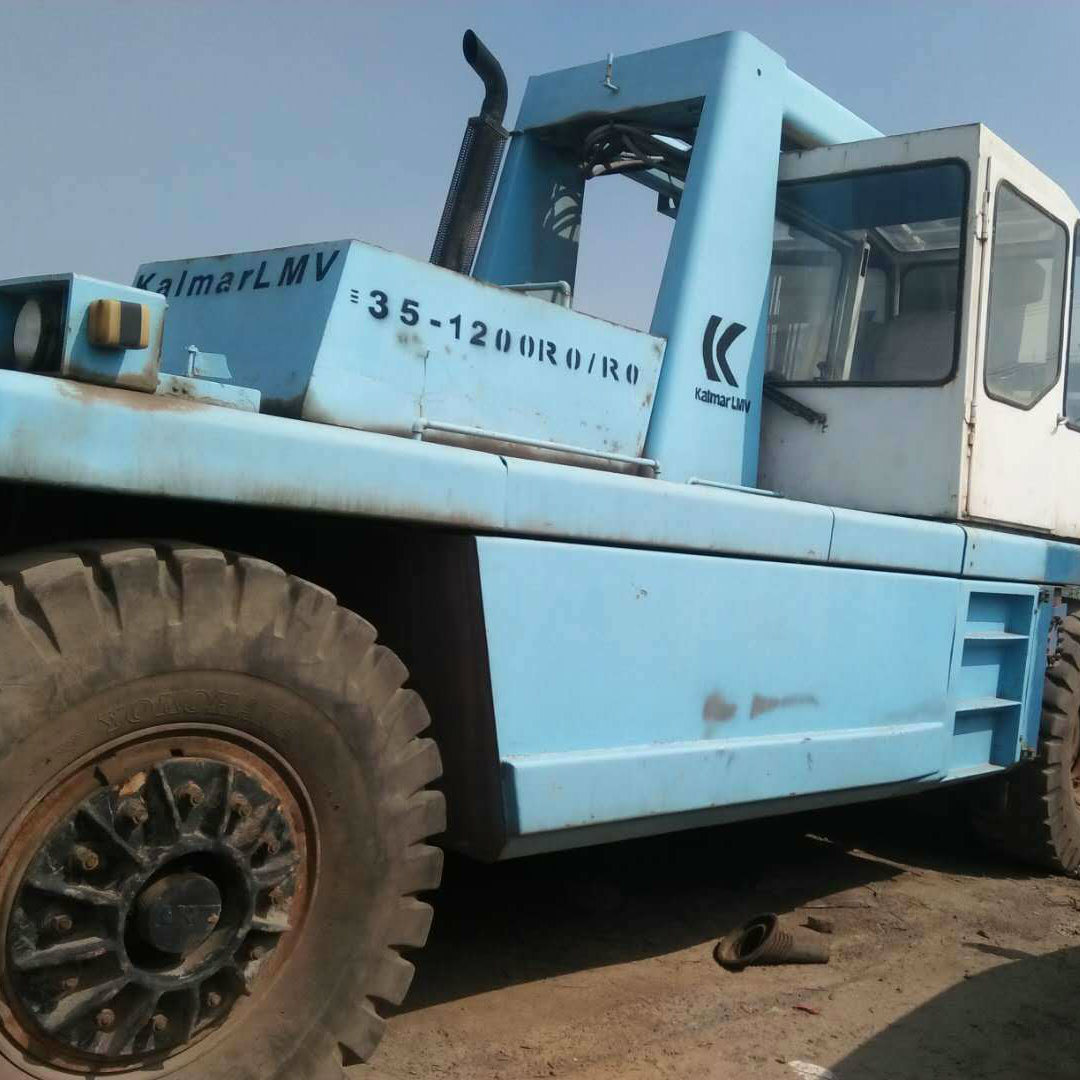 
                Usado Kalmar 35t carro diesel em boas condições de trabalho (azul)
            
