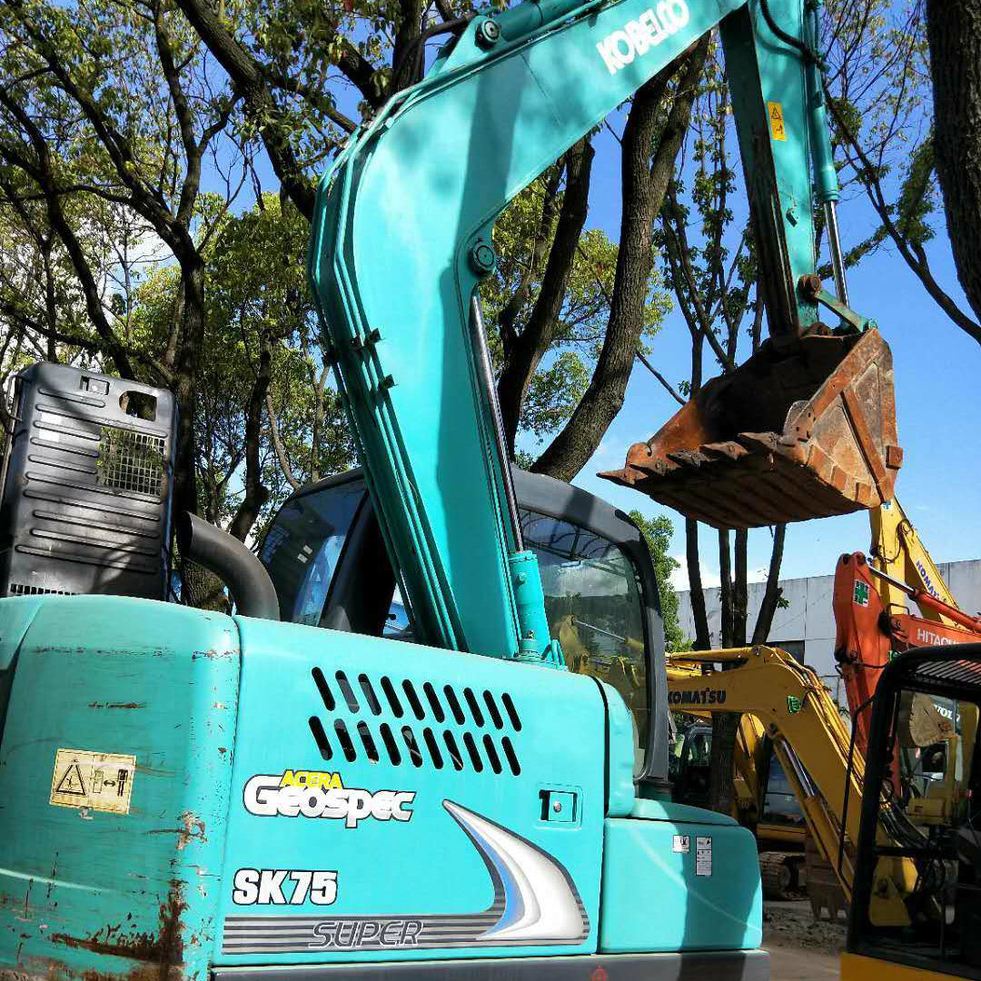 Used Kobelco Sk-75 Excavator Good Quality and Negotiable Price