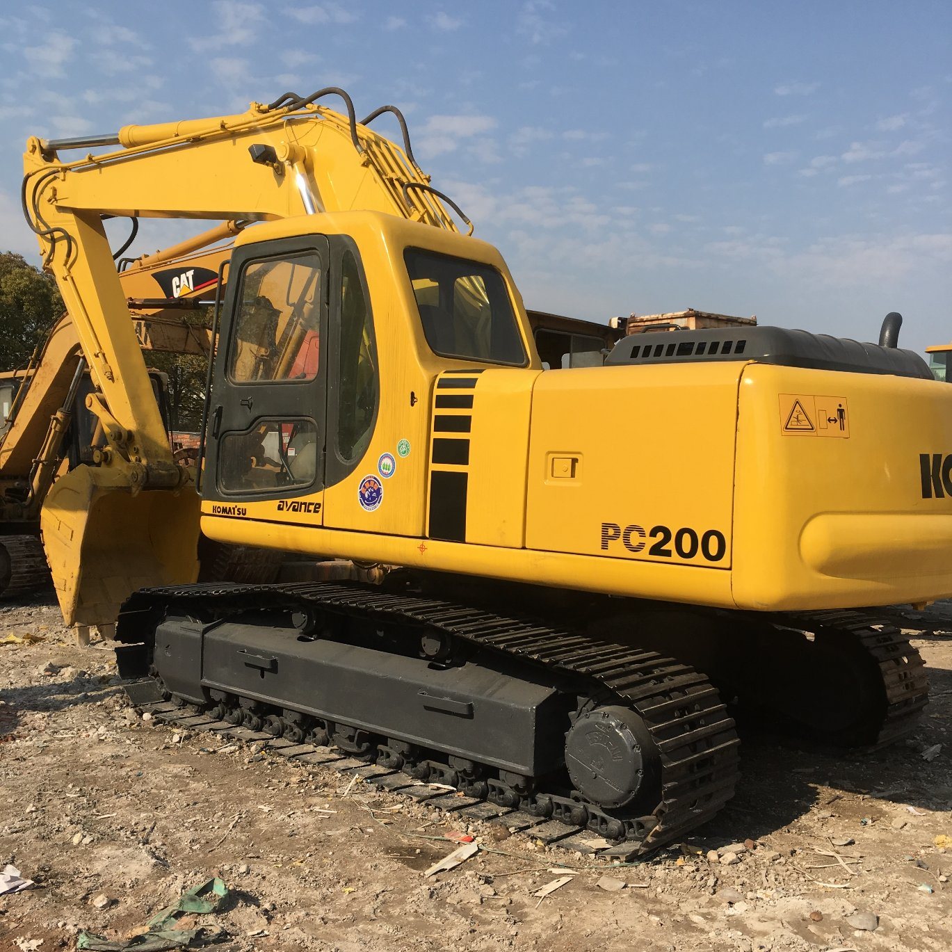 China 
                Used Komatsu 200 Crawler Excavator Original Japan
             supplier
