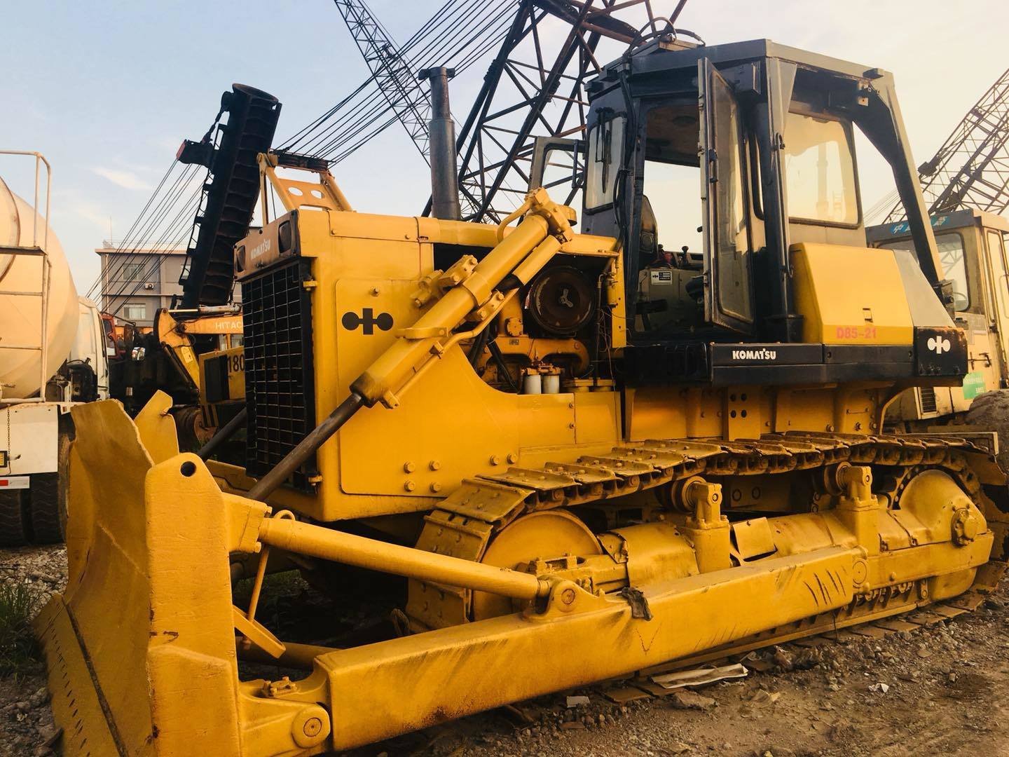 Used Komatsu D85-21 Constrution Machinery Equipment Secondhand Used Bulldozer