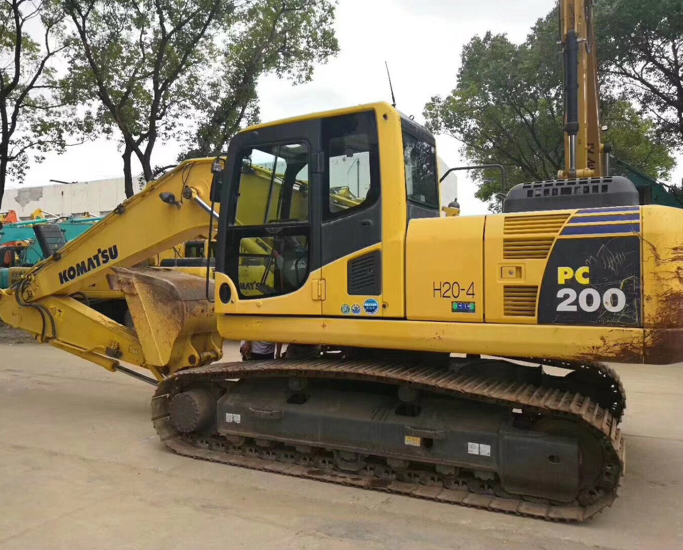 Used Komatsu PC200-7 Excavator