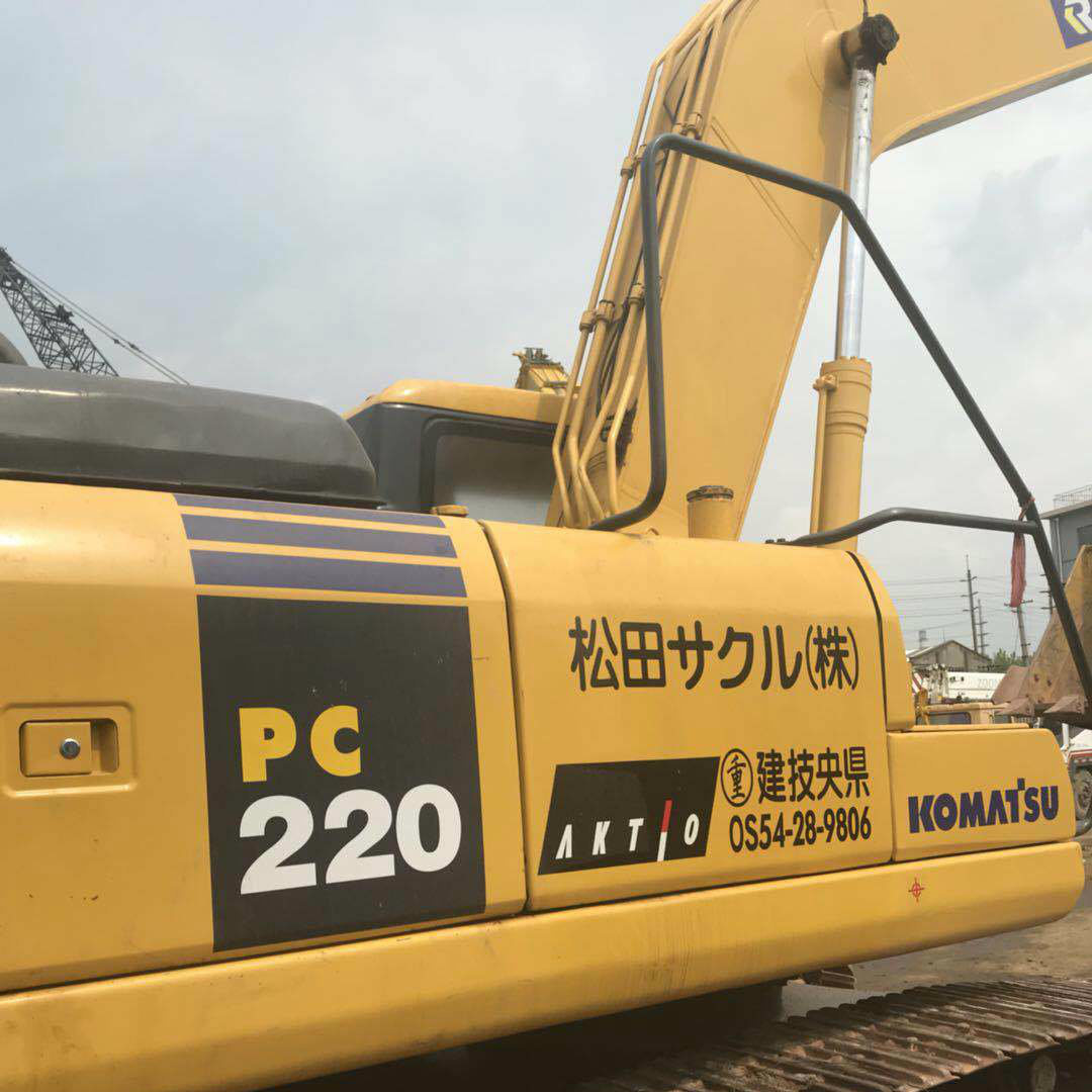 Used Komatsu PC220-7 Excavator in Good Condition