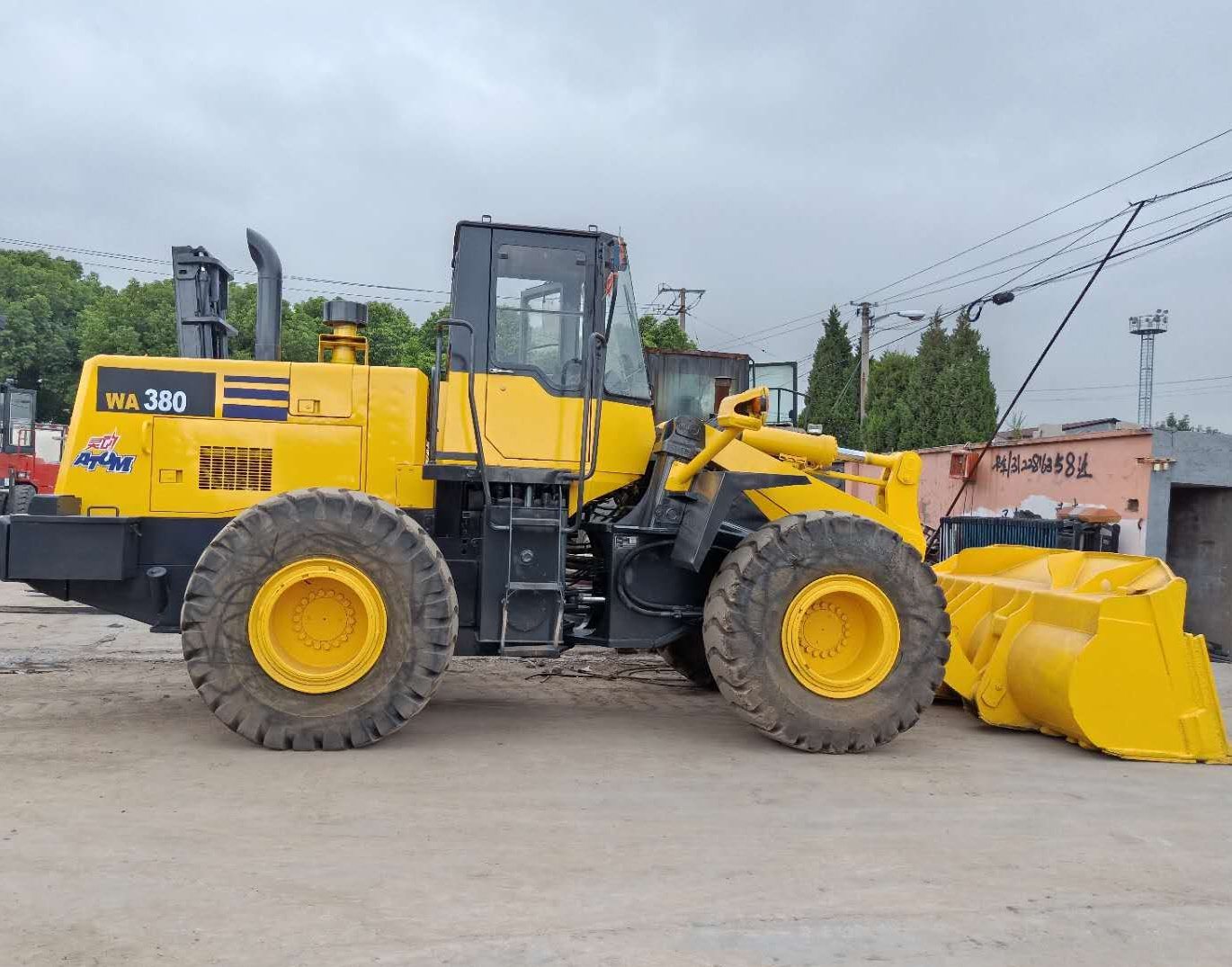 
                Komatsu WA600 휠 로더 WA600을 사용했습니다
            