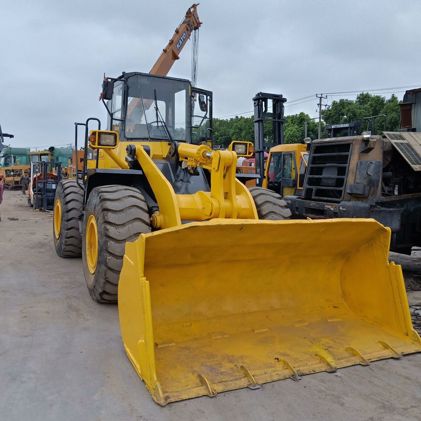 Used Komatsu Wheel Loader Wa420 in Fine Condition