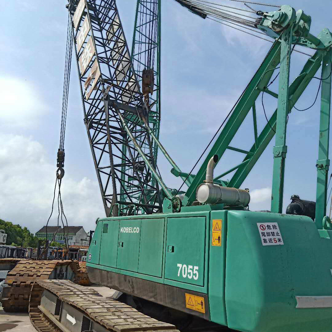 
                Utilisé Kobelco Mobile 7055 grue Crawler 55tonne chariot en bon état
            