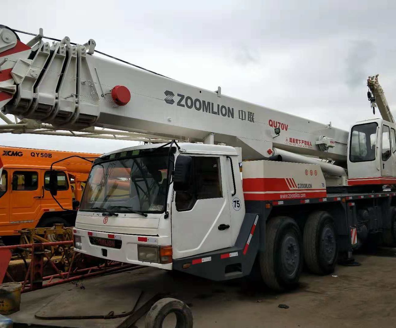 
                Usado Zoomlion 70ton Guindaste / Zoomlion Qy 70V Truck Crane 70T
            