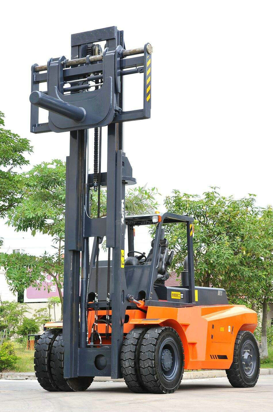 China 
                20t Diesel Forklift with Diesel Engine with Good Price
             supplier