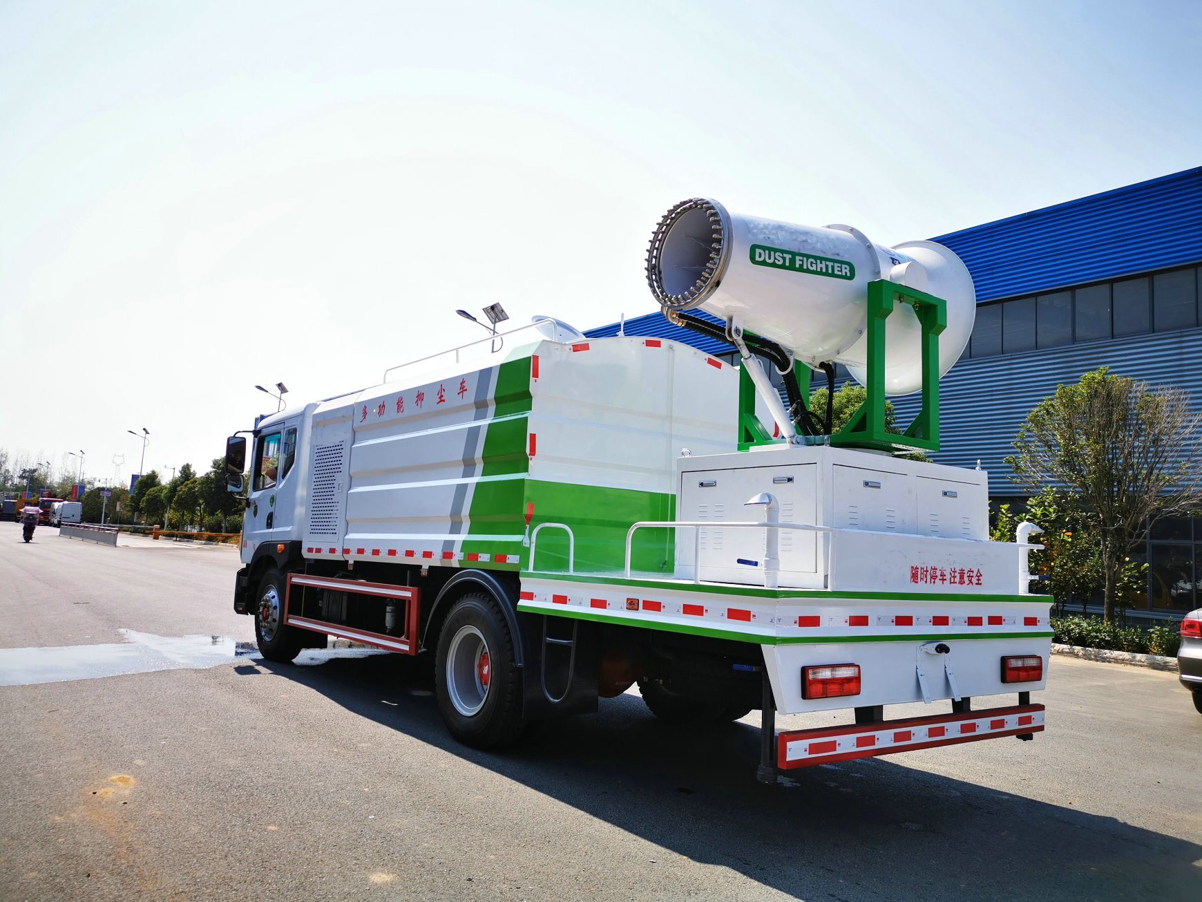 
                80 m, spruzzatore per disinfezione della città, camion, spruzzatore stradale
            