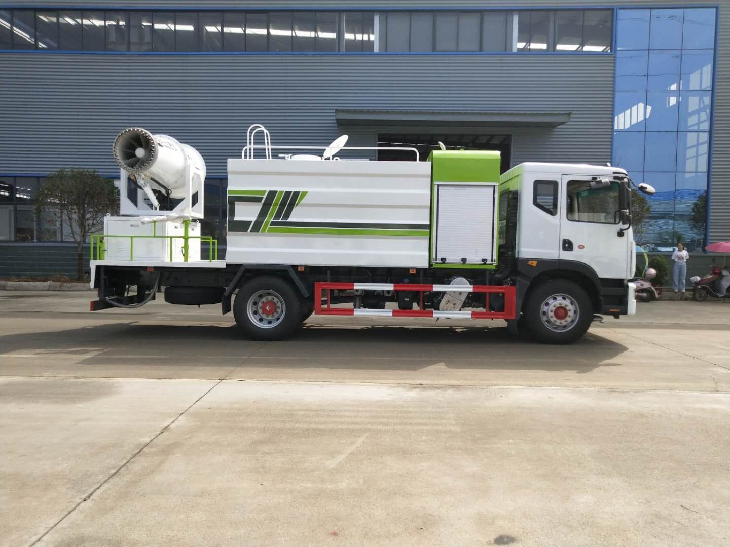 Dongfeng 4X2 Air Purification Disinfection Sterilization Treatment Vehicle Dust Suppression Sterilizer Virucide Spraying Truck