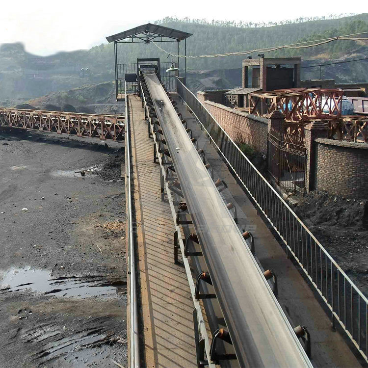 
                Le chargement de la mine d′alimentation Convoyeur à courroie en caoutchouc de sable du convoyeur pour la vente
            