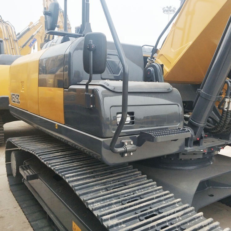 Mining Machinery 30 Ton Big Crawler Excavator with Good Price