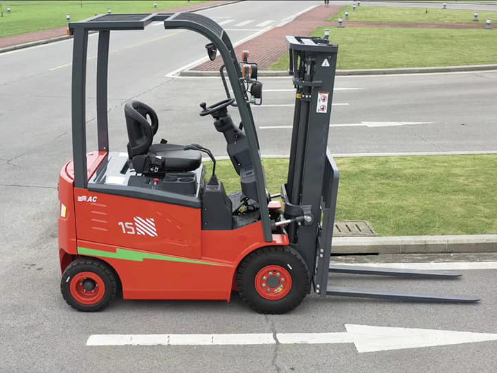 1.5ton New Gasoline Forklift LG15glt with Best Service