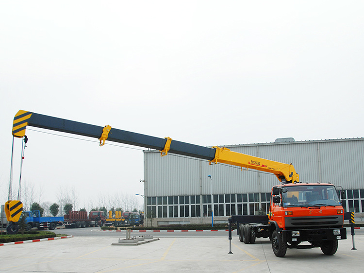 China 
                12ton Telescopic Boom Hydraulic Truck Mounted Crane Sq12sk3q with Competitive Price
             supplier