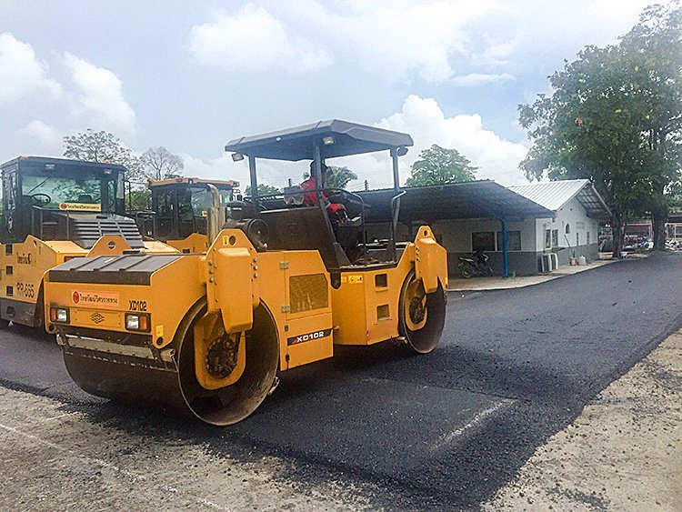 13 Ton Vibratory Double Drums Road Roller Xd133s with Edge Trimming to Kenya