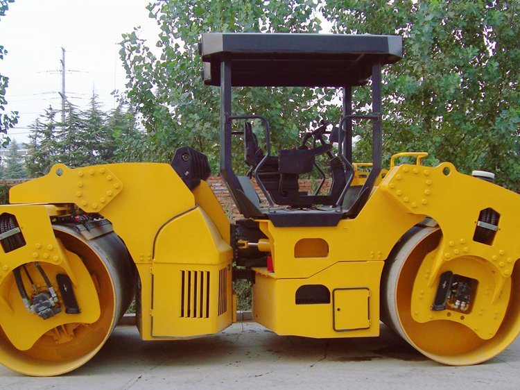 13 Tons Double Drum Road Roller 2130mm Width Compactor Sr13D to UAE