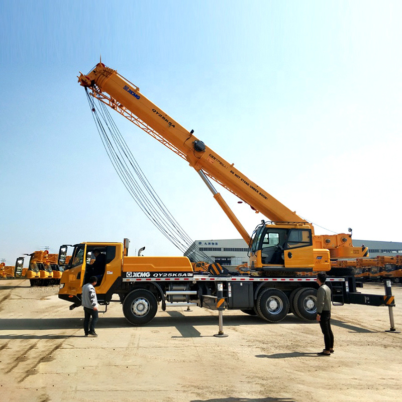 China 
                130 Ton Big Crane Machinery with Parts Qy130K Truck Crane
             supplier