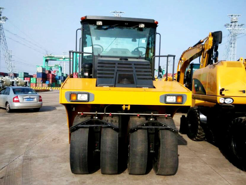 China 
                Compactador de rolo hidráulico de estrada com pneu pneumático de 16 toneladas XP163
             fornecedor