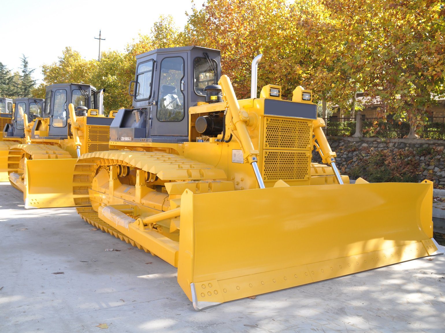 
                220hp kleine Raupe 26 Ton Wetland Bulldozer Zd220-3 nach Algerien
            