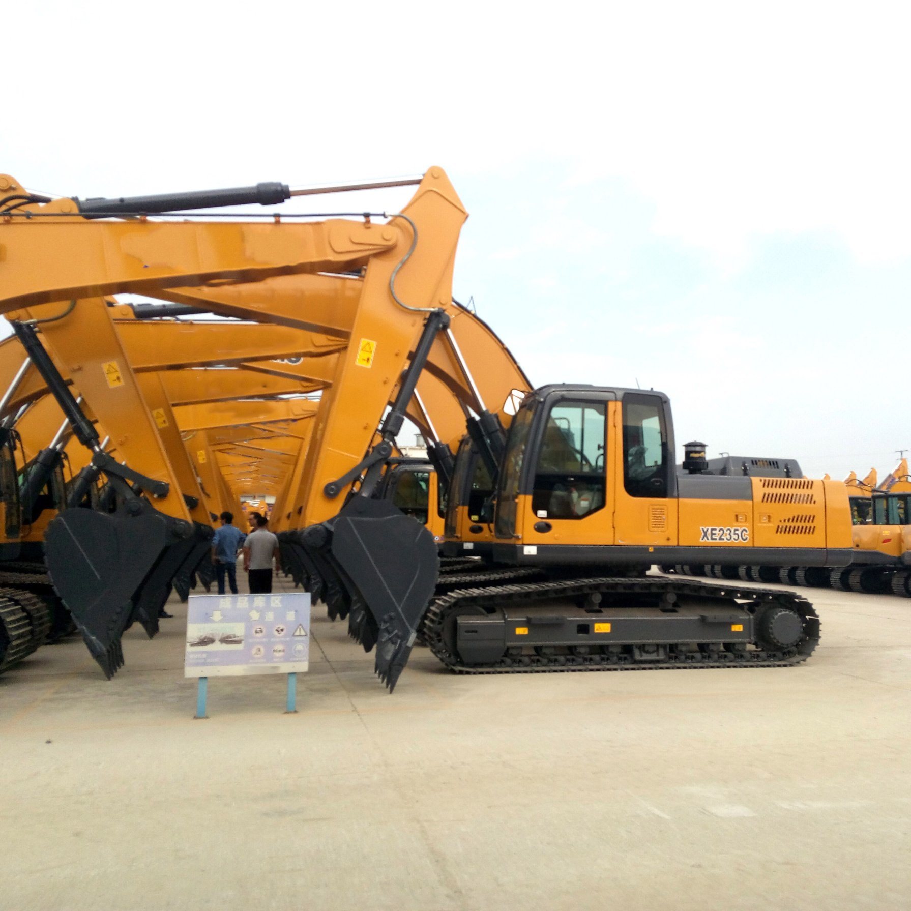 25 Tons Crawler Excavator Xe250u with Imported Engine From Top Manufacturer