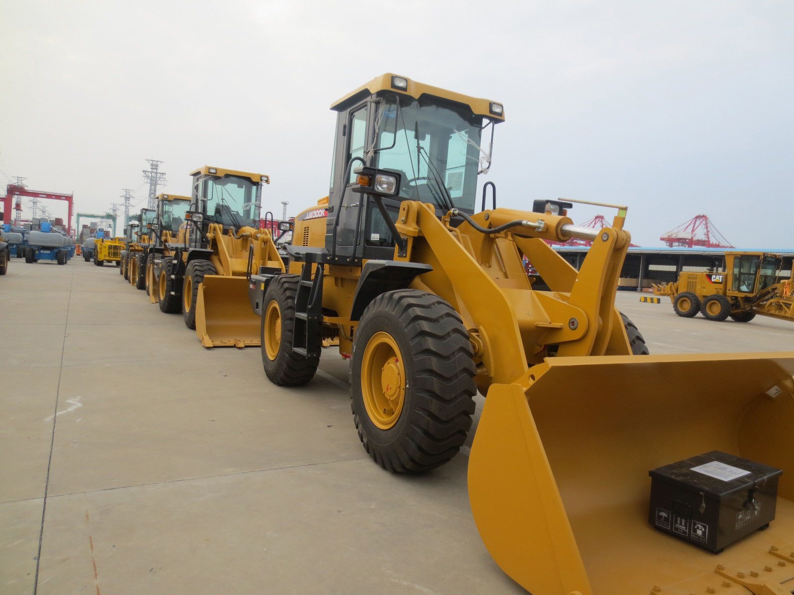 China 
                3ton Lw300kn Mini Wheel Loader Low Price Free Filter in Stock for Sale
             supplier