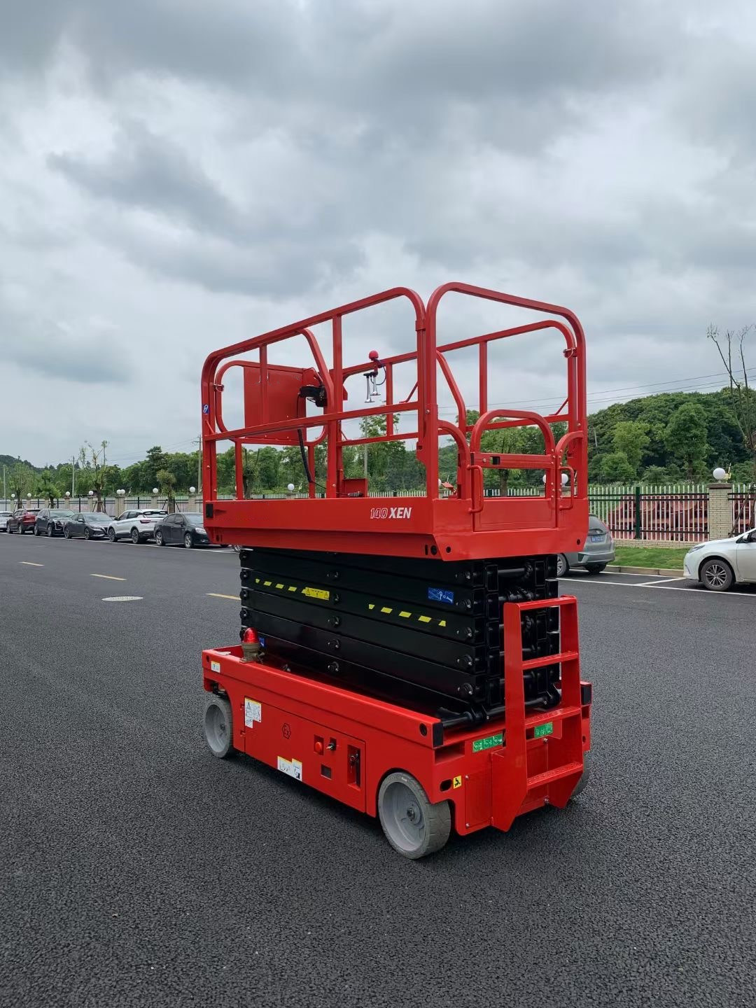 450kg Self-Propelled 8m Electric Scissor Lift Table 80xens Aerial Working Platform