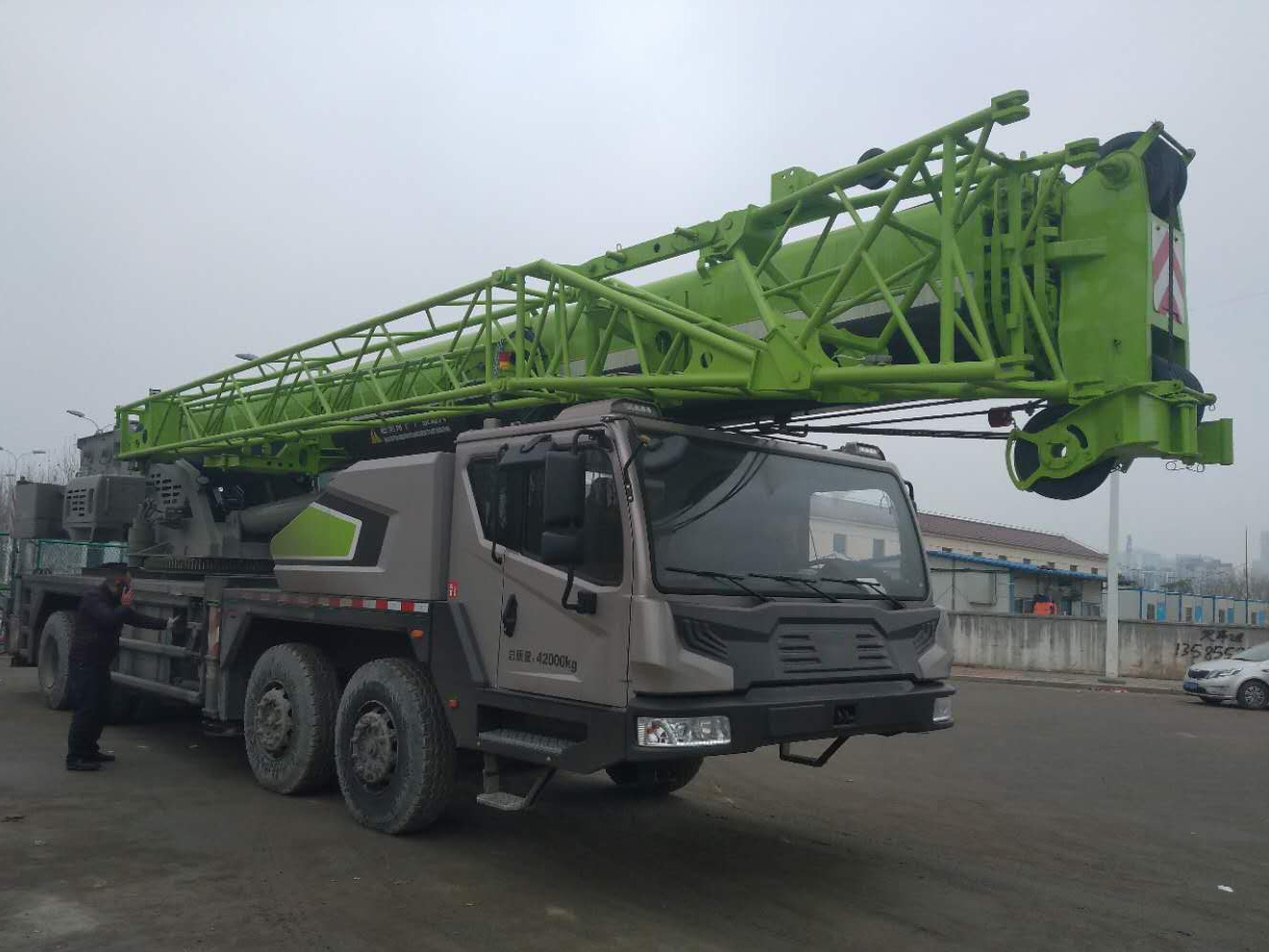 
                55 Ton Camión pluma telescópica de 4 Equipos de construcción de la grúa Ztc550h para la venta
            