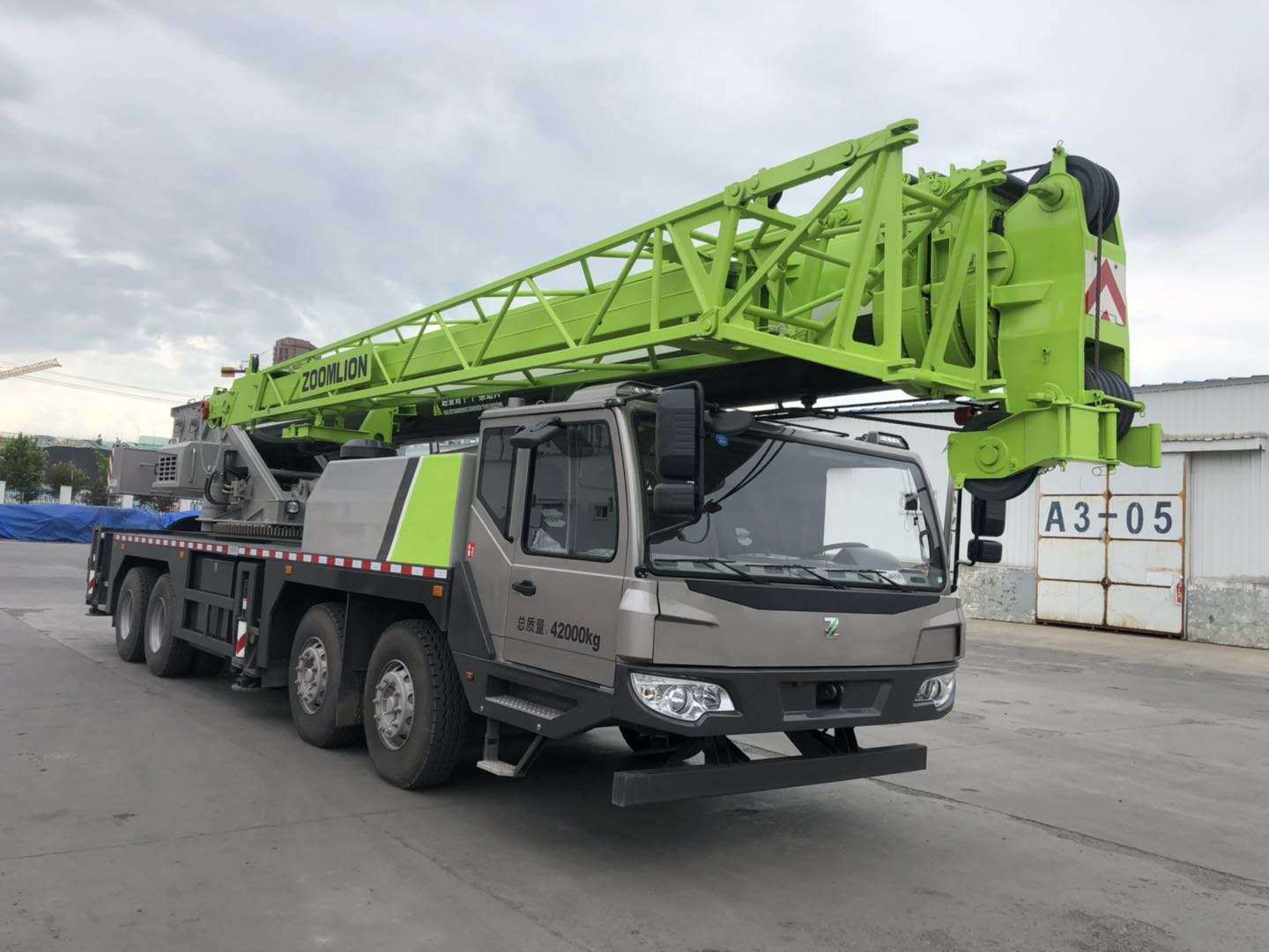 China 
                55 Ton Zoomlion Truck Crane Ztc550h562 Euro VI Hot Sale in Mongolia
             supplier
