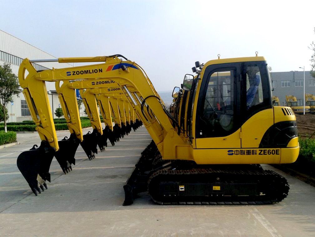 China 
                6 Ton Small Zoomlion Excavator for Sale Ze60e-10
             supplier