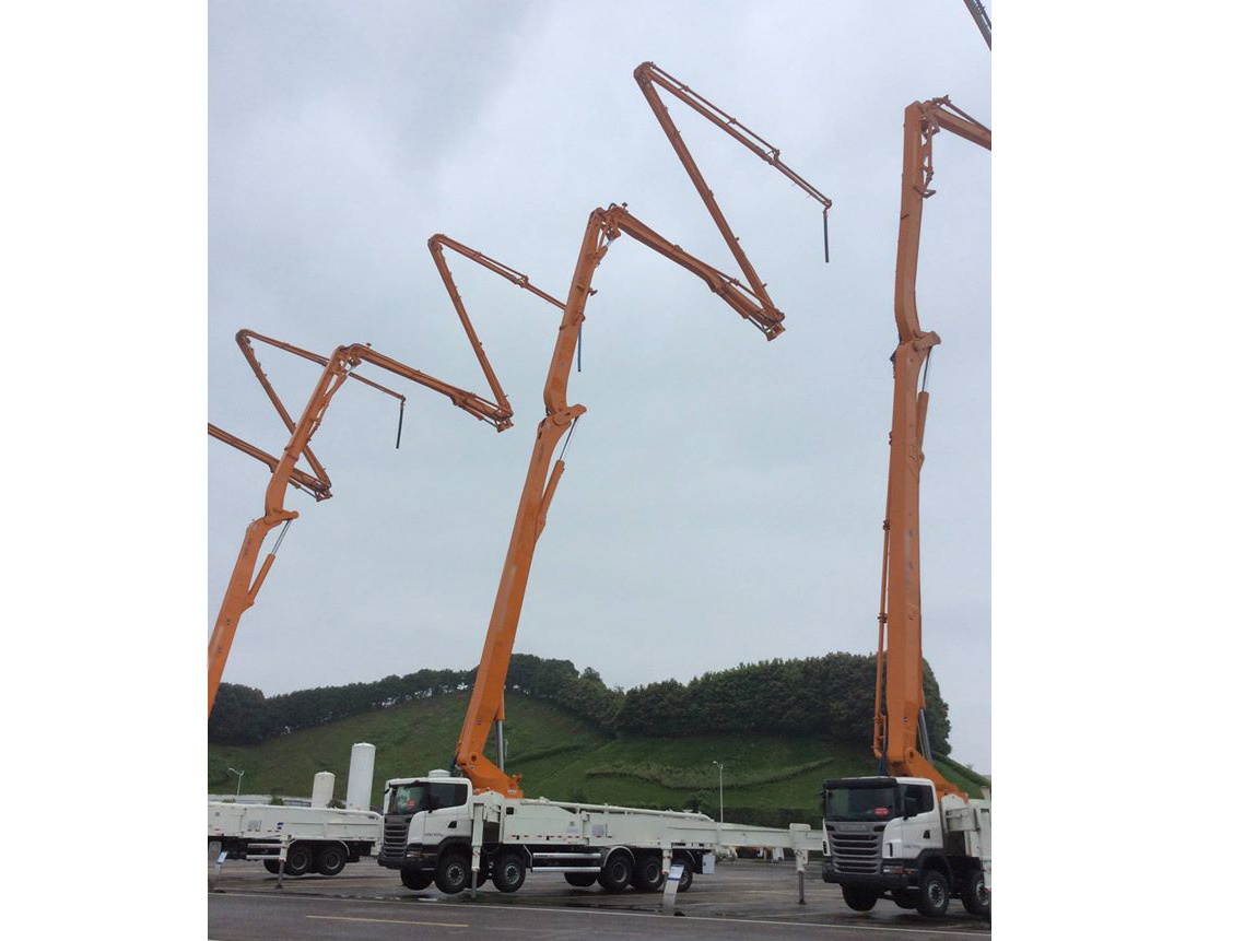 63X-6rz 4 Axles 10*4 63m Concrete Pump Mounted Truck