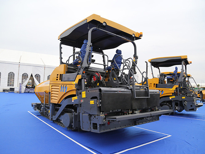 9m New Asphalt Paver Concrete Paving Machine RP903 Hot Sale