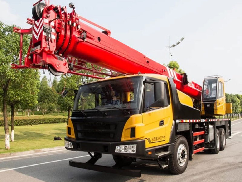 Chine 
                Tout nouveau 16ton camion grue STC160e avec des pièces de rechange au prix d′usine Outrigger
             fournisseur