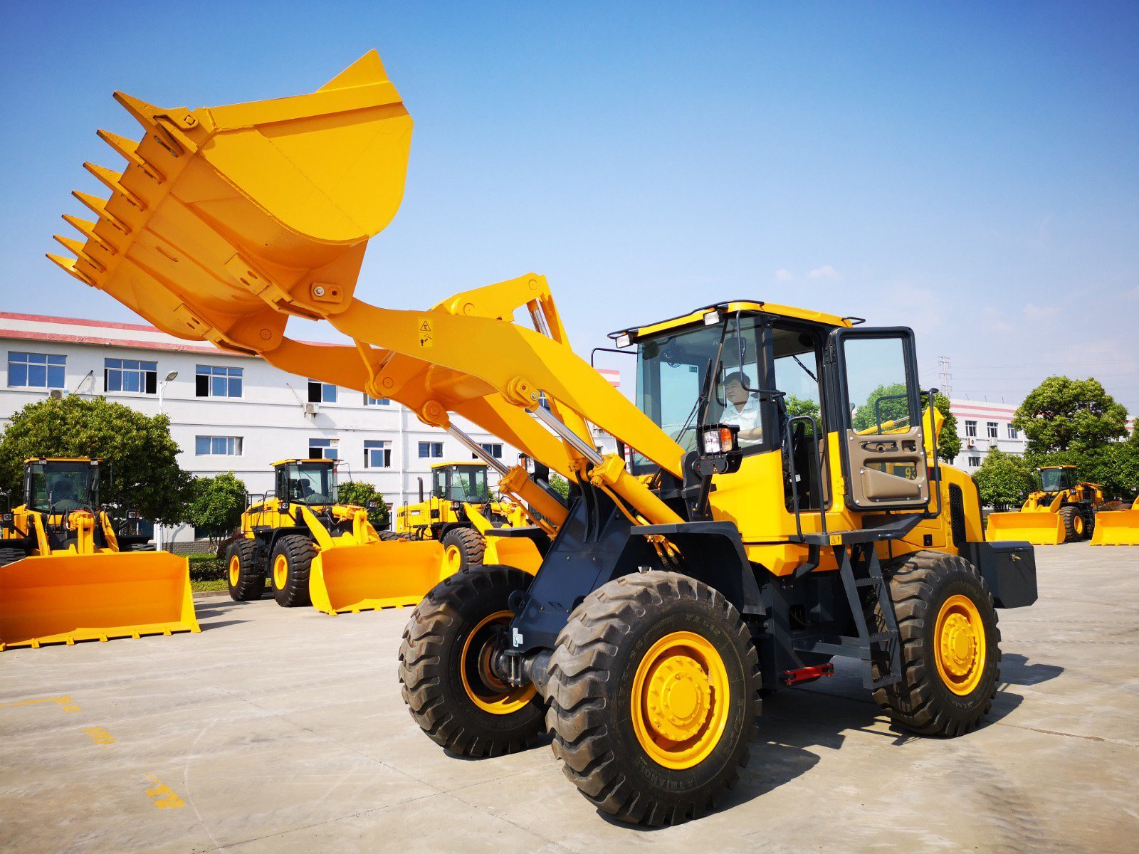 Changlin 937h 3 Ton Wheel Loader with Attachments