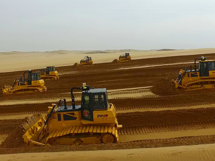 China Crawler Type Hydraulic Bulldozers (DH17-C2) with High Quality