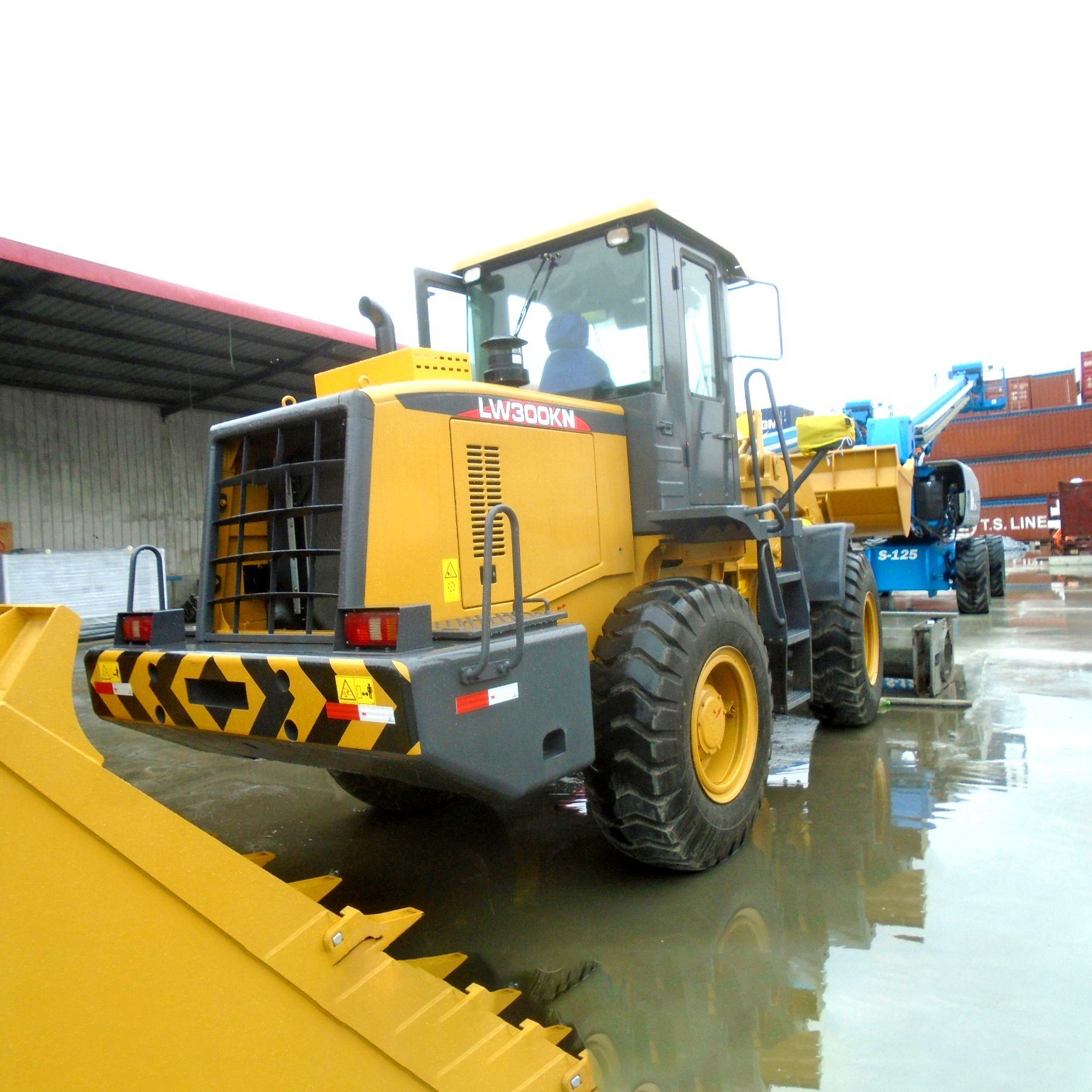 China Famous 3 Ton Earth Moving Machine Bucket Loader