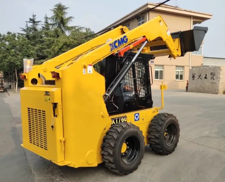 China Mini Skid Steer Loader Vs Compact Track Loader Xt740