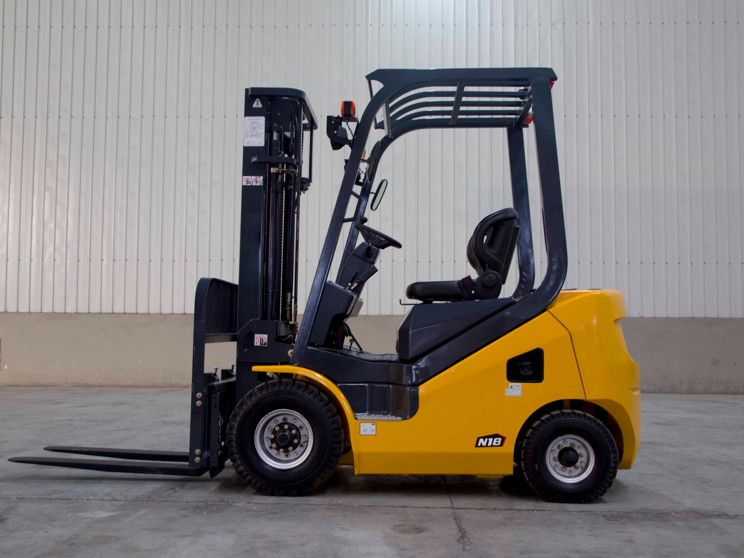 Chinese Top Brand 13 Ton 3.8m Lifting Height Diesel Forklift SCP130A