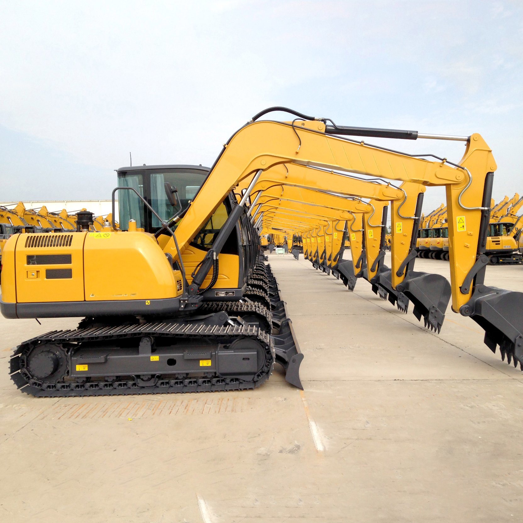 Digger Machine Earth Moving Crawler Excavator 7.5 Ton Xe75da with Low Price