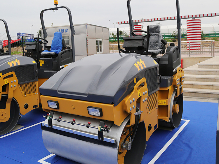 Double Drum Vibratory Roller Xmr303s 3 Ton Mini Road Roller with Spare Parts