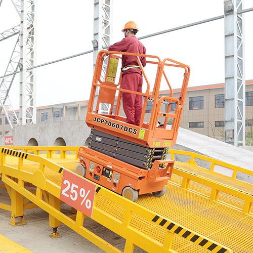 China 
                preço de fábrica Dingli Jcpt0607dcs 6M mini-Elevadores eléctricos de elevador de tesoura
             fornecedor