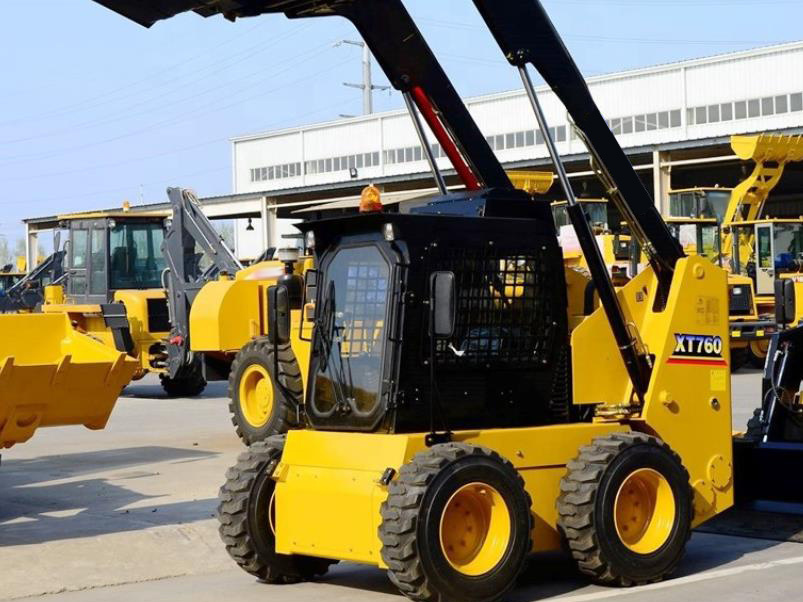 
                Famous Brand Xt740 1 Tons Mini Skid Steer Loader High Quality in Reunion
            