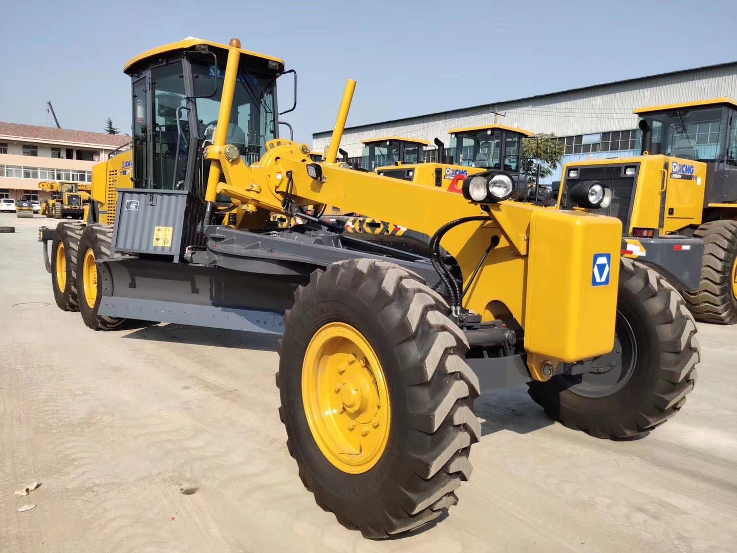 China 
                Gr135 135HP Mini Motor Grader mit Ripper und Klinge mit Günstiger Preis
             Lieferant