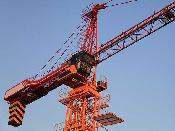 
                Hoogwaardige 16-ton Flat Top Tower Crane Syt160 (T7015-10) met High Efficiëntie
            