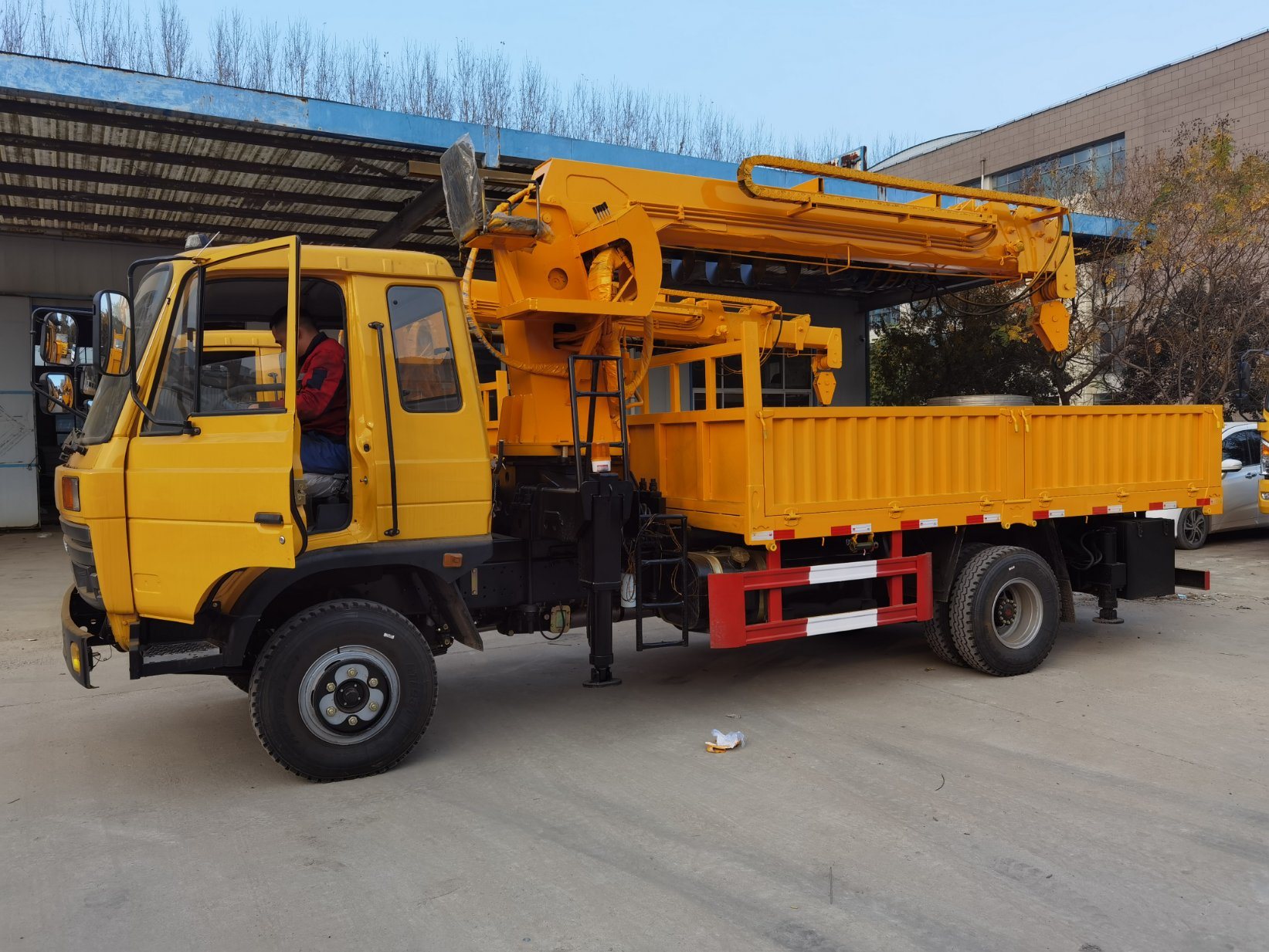 High Quality 5ton Truck Mounted Crane with 5m Augur Rig