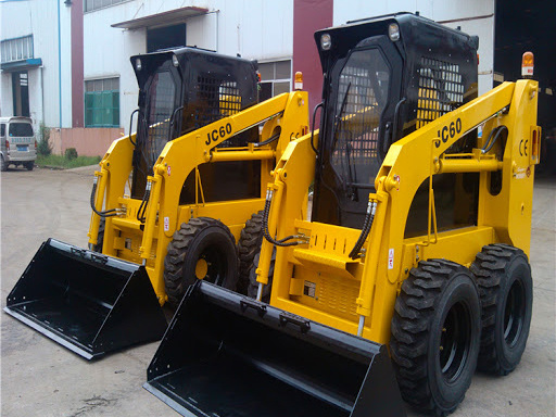 China 
                Jc60 850 kg peso em operação carregadora de direção deslizante
             fornecedor