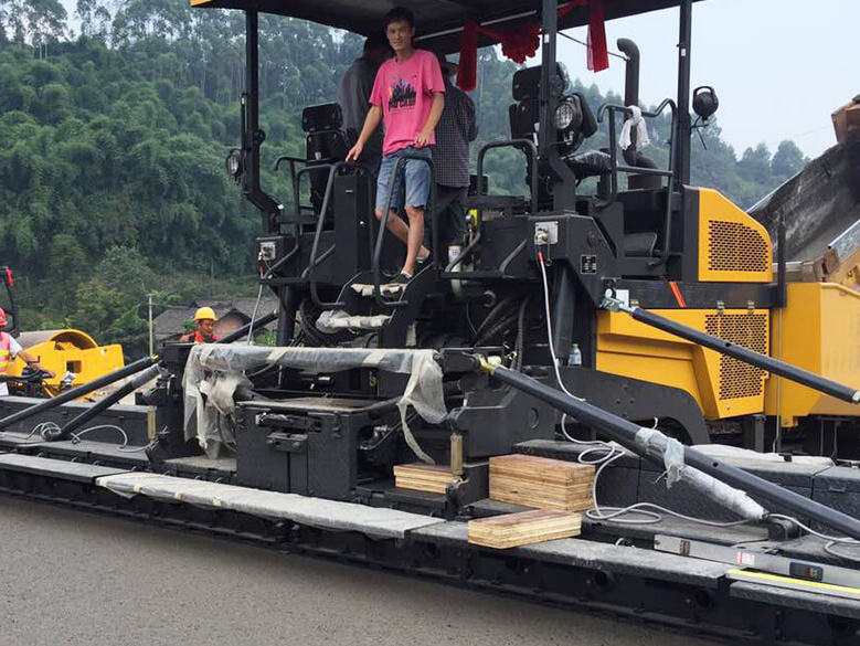 China 
                Liugong 3-9m de largura de pavimentação asfáltica concretas Pavimentadora de estrada 509um preço barato
             fornecedor