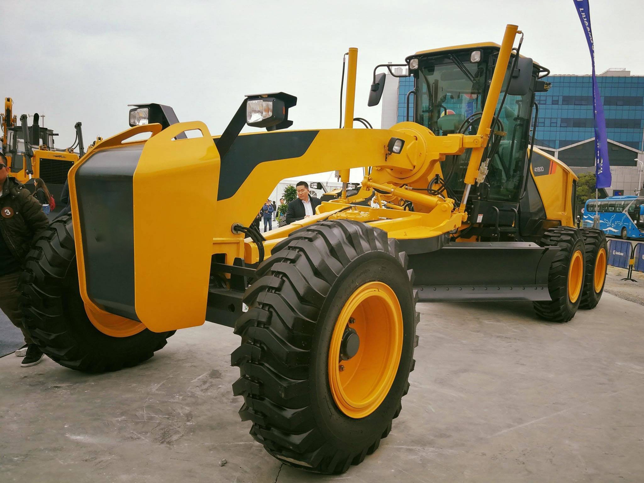 Cina 
                Motorgrader Liugong in vendita a caldo Clug4180d con lama e ripper Prezzo
             fornitore