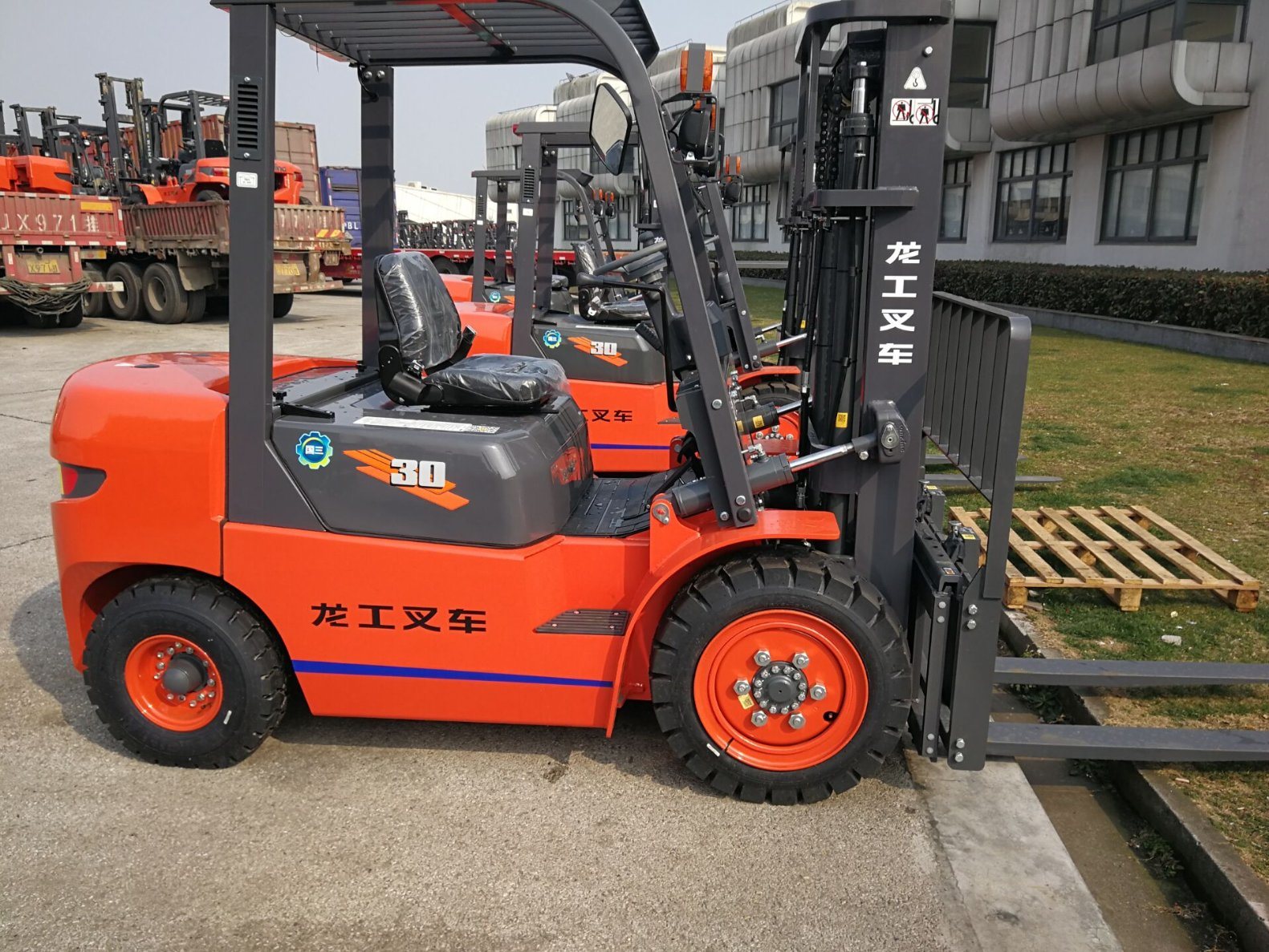 Lonking Diesel Engine 3ton Forklift Fd30 (T) Cheap Price in Peru