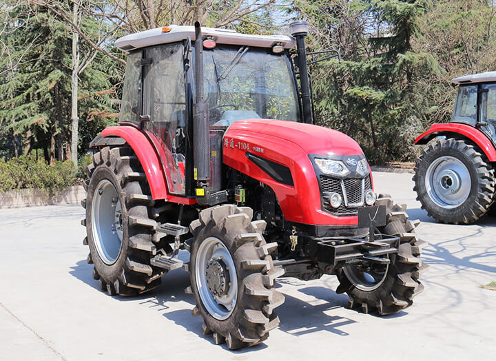 Lutong 100HP 4WD Engine Agricultural Tractor (Lt1004)
