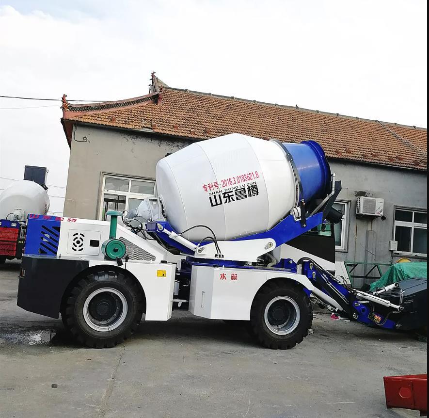 
                Luzun Jbc35 Self Loader béton mélangeur béton à chargement automatique
            