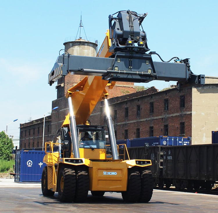 New 45 Ton Container Reach Stacker Xcs45 with Factory Price